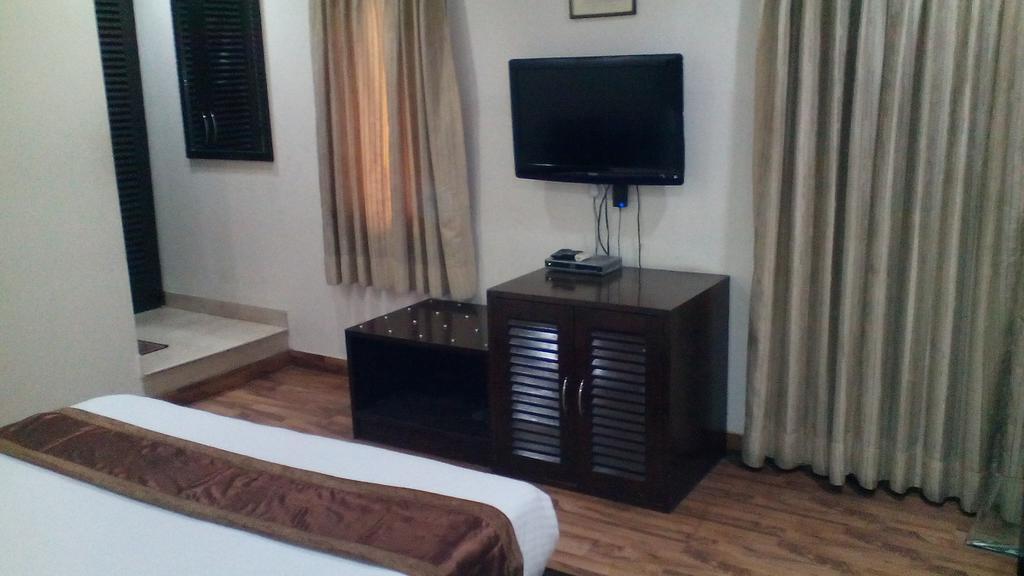Veer Palace 2*