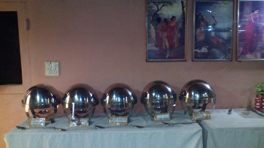 Veer Palace Hotel New Delhi