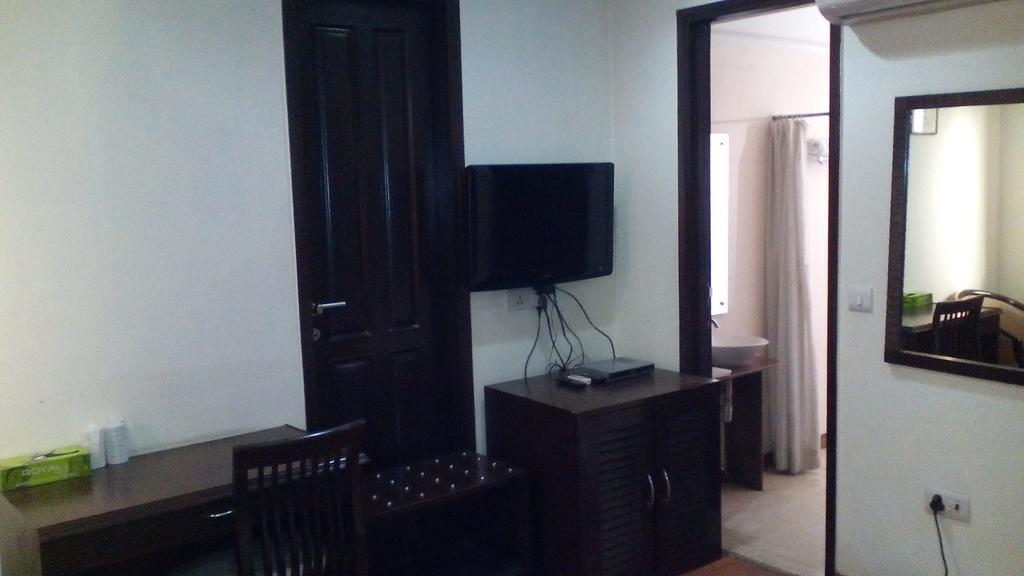 Hotel Veer Palace New Delhi